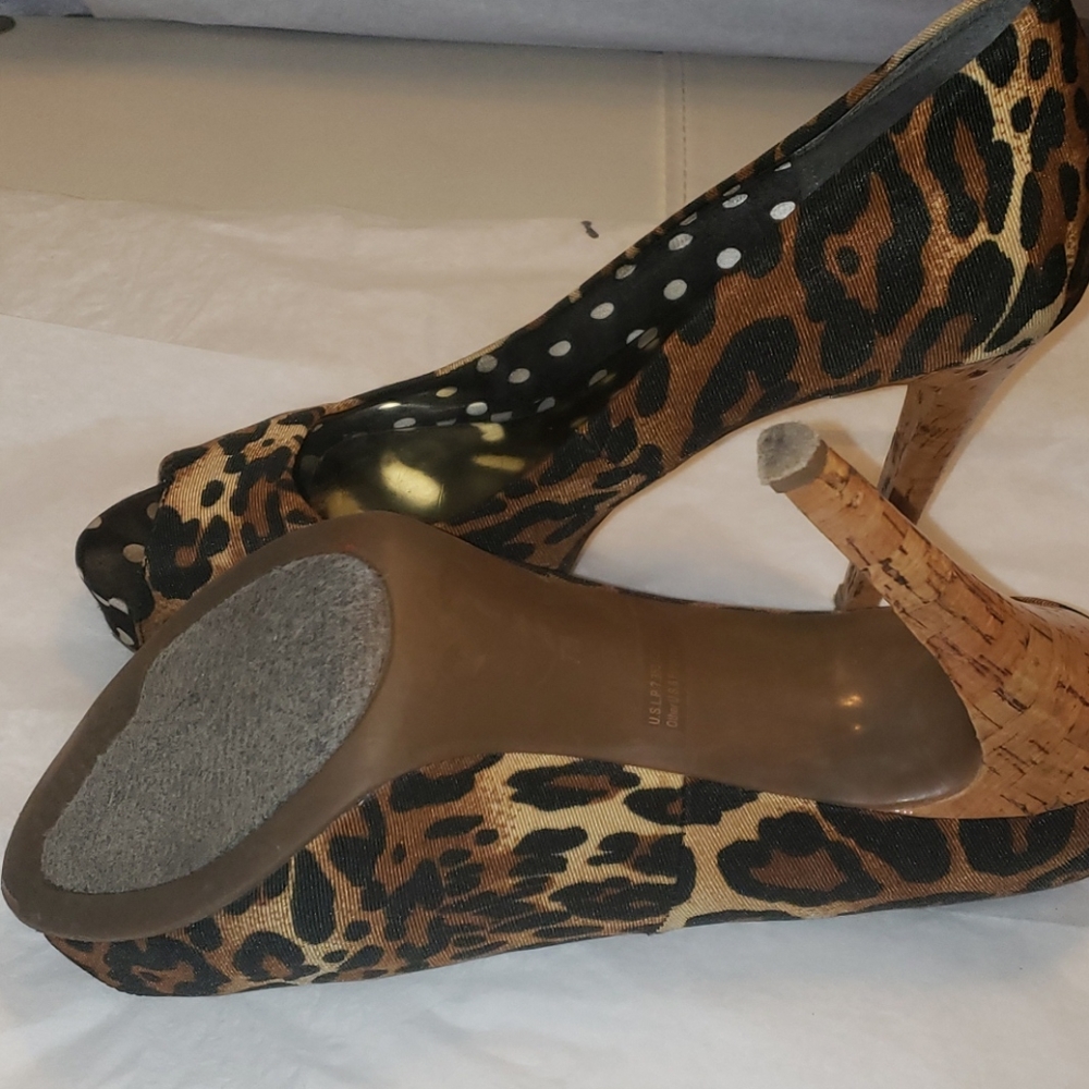 Shoes - Picture 5 of 5